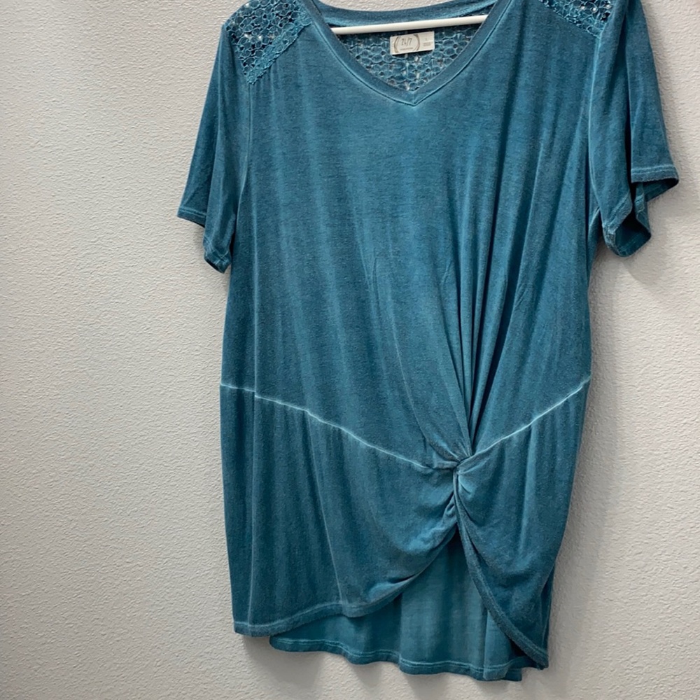 Maurices shirt